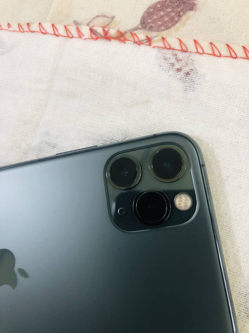 Apple iPhone 11 Pro Max 1