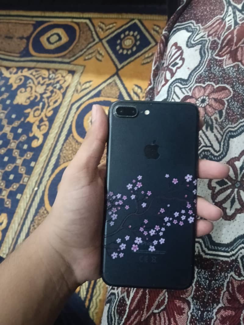 Apple iPhone 7 Plus 4