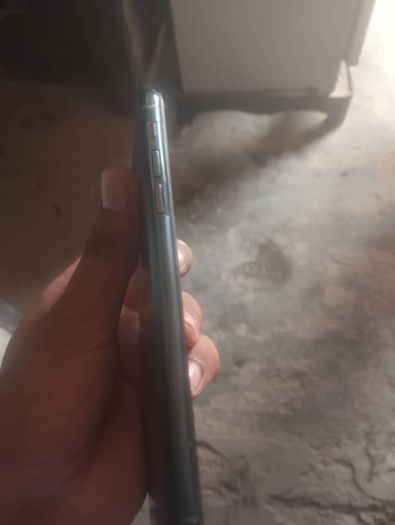 Apple iPhone 11 Pro Max 6