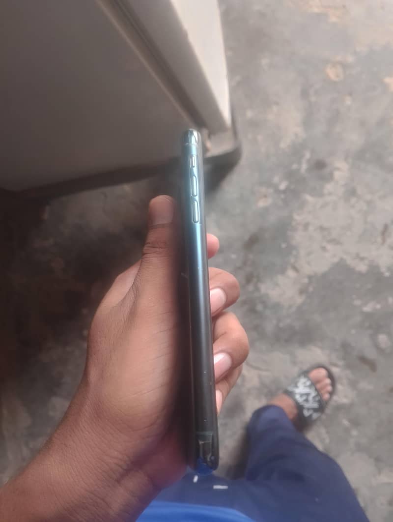 Apple iPhone 11 Pro Max 7