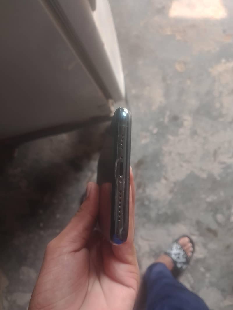 Apple iPhone 11 Pro Max 8