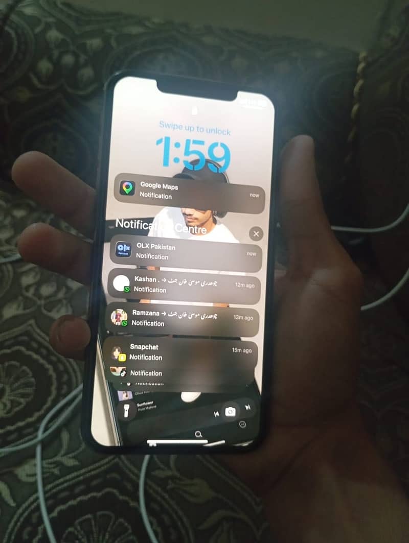 Apple iPhone XS Max 3