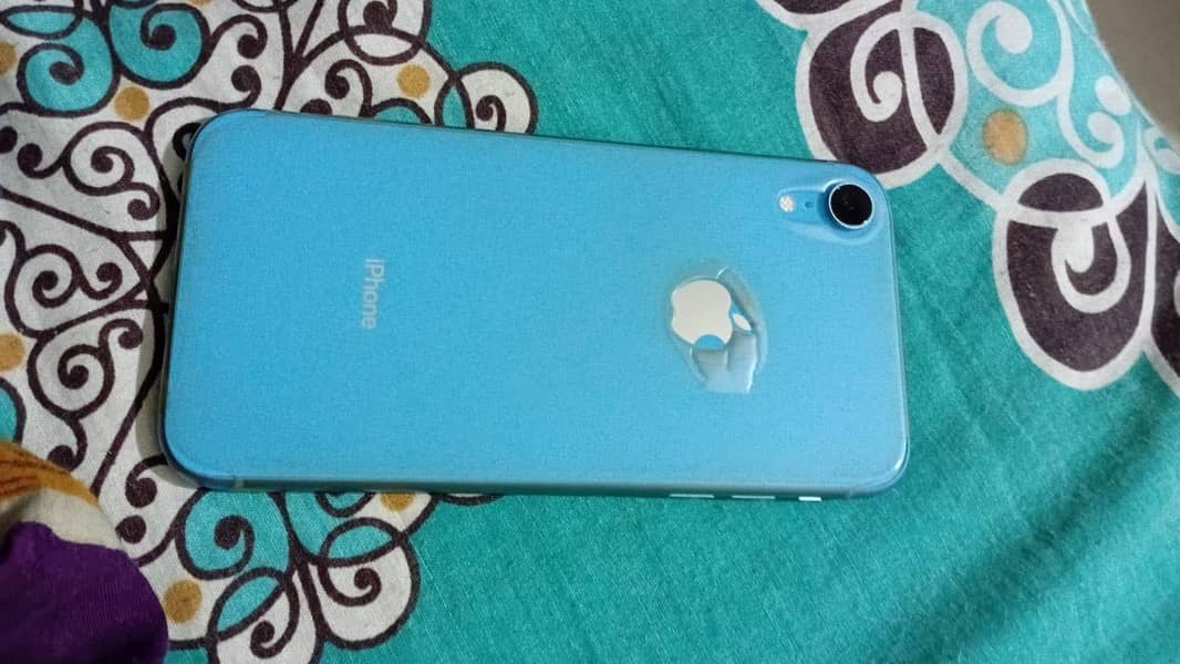 Apple iPhone XR 1