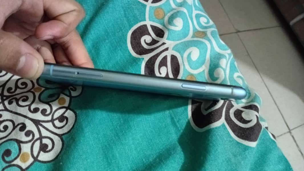 Apple iPhone XR 2