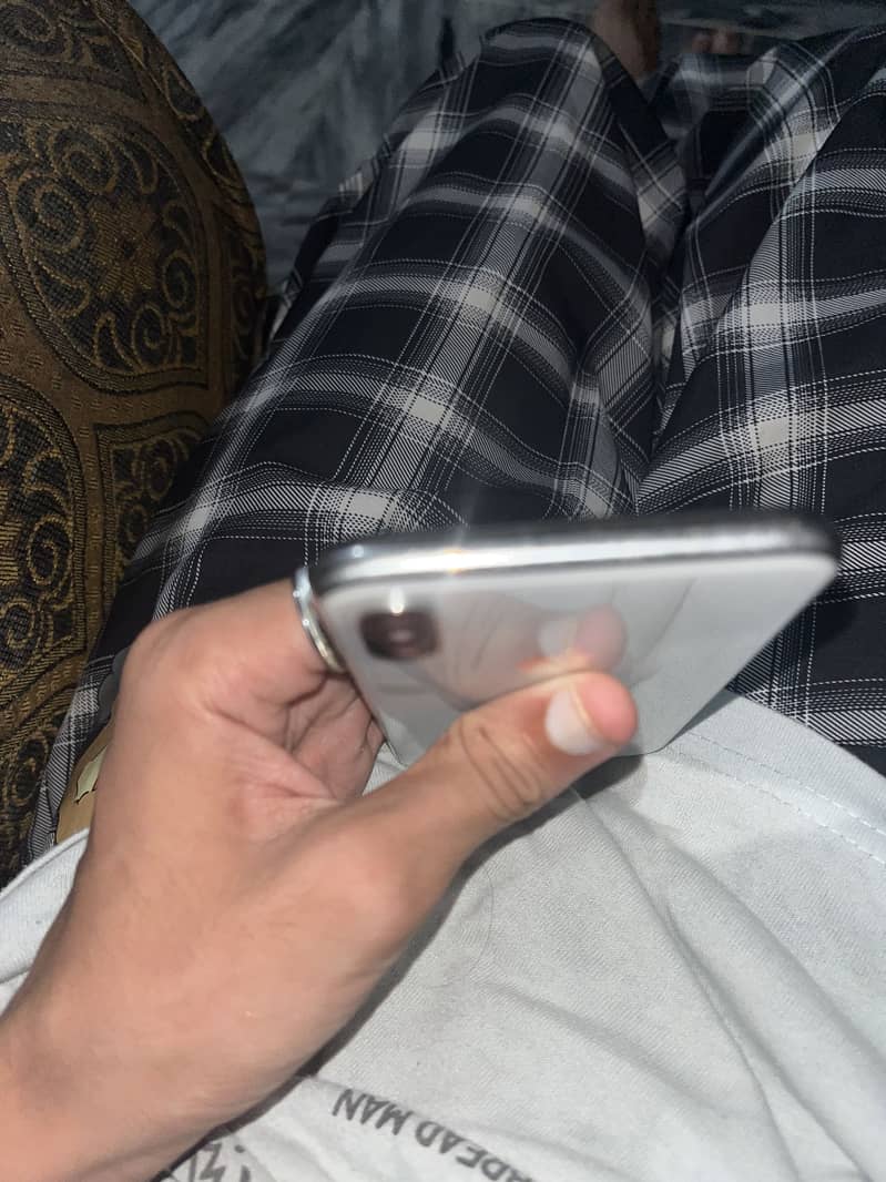 Apple iPhone X 1