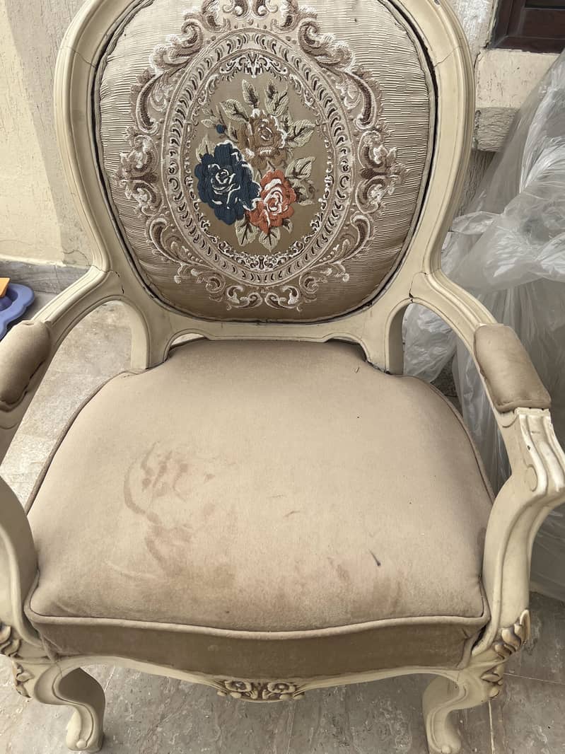 Chairs 0
