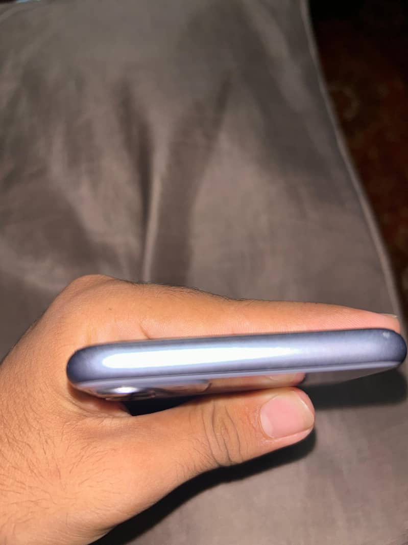 Apple iPhone 11 3