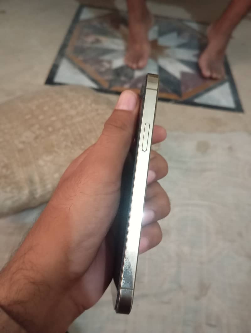 Apple iPhone 12 Pro 2