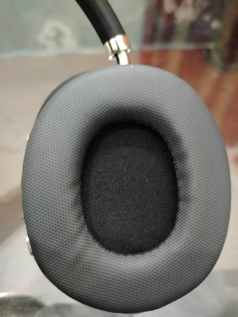 p9 Headsets 6