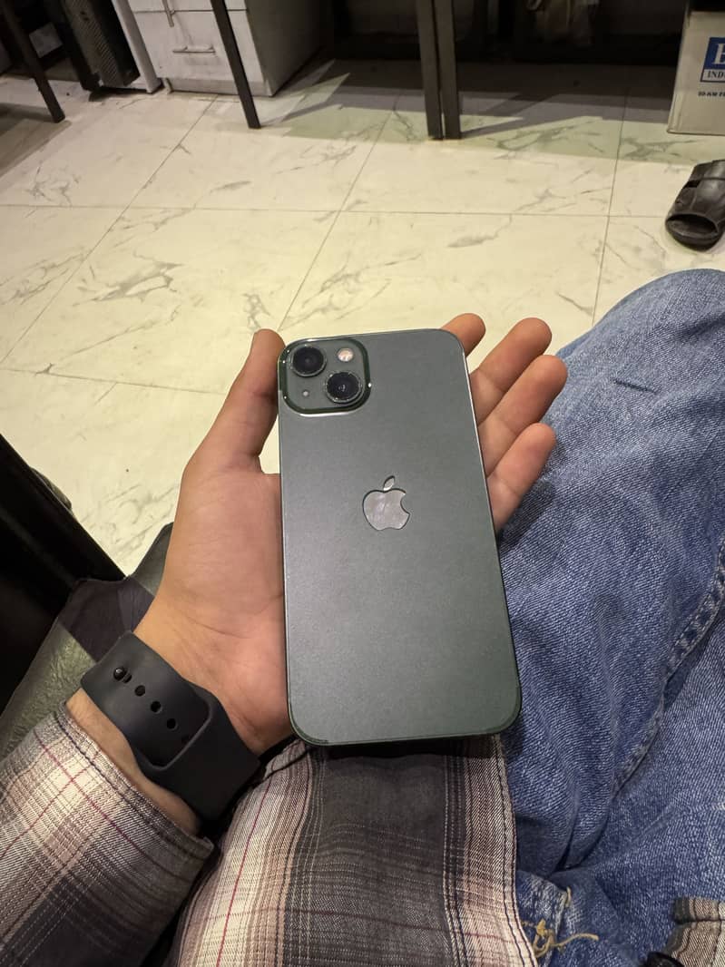 Apple iPhone 13 0