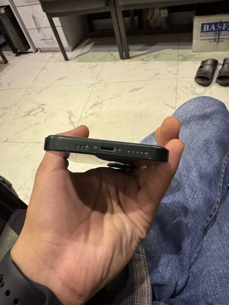 Apple iPhone 13 3
