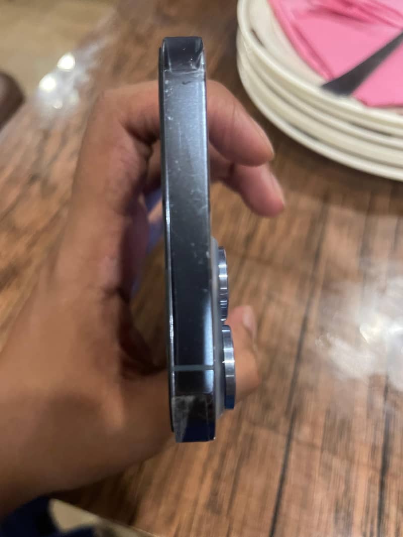Apple iPhone 13 Pro Max 2