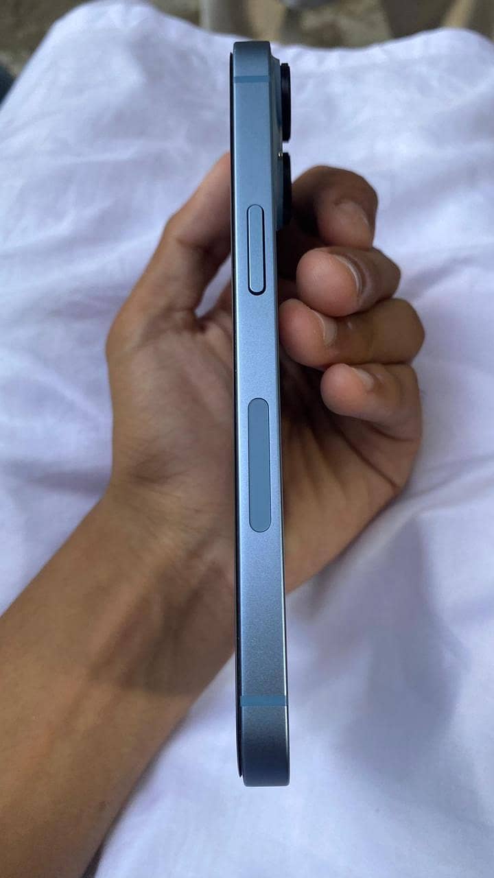 Apple iPhone 14 3
