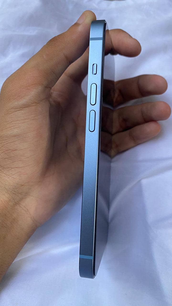 Apple iPhone 14 4