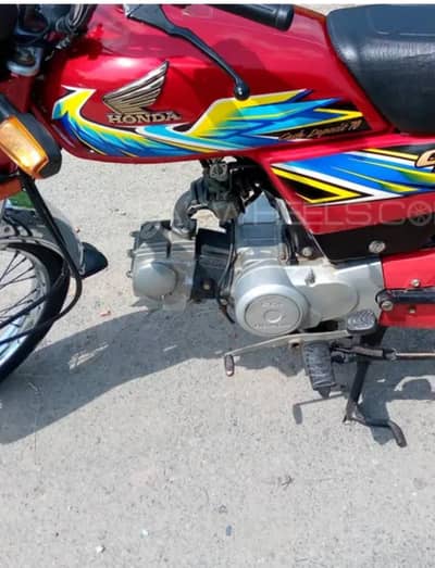 Honda 70cc in neat and clean one hand bike