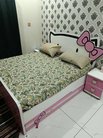BED SIDE TABLE DRESSING WITH MIRROR WITH MATTRESS 03281010987