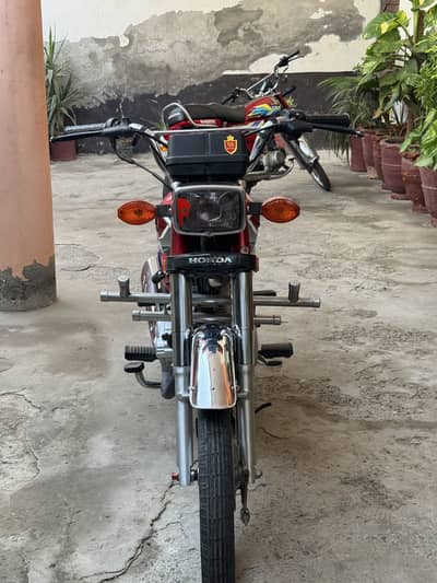 Honda 125 for sale 2022 model full lush condition whtapp 03137351067