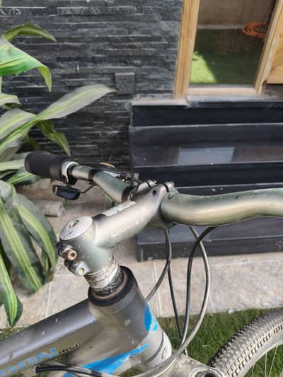 GIANT 26 INCH CYCLE WITH GEARS BEST FOR LONG RIDING