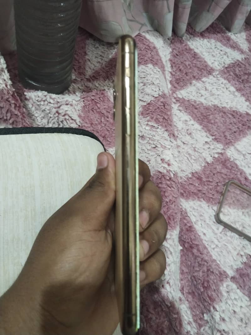 Apple iPhone 11 Pro Max 1