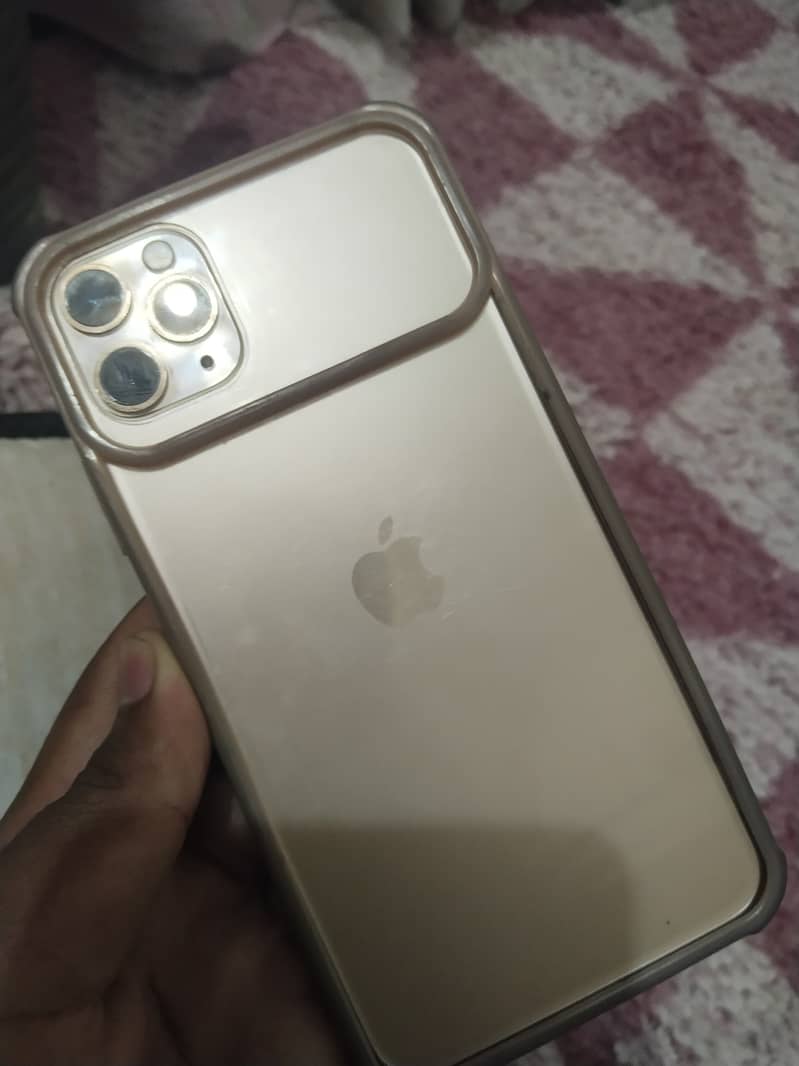 Apple iPhone 11 Pro Max 2
