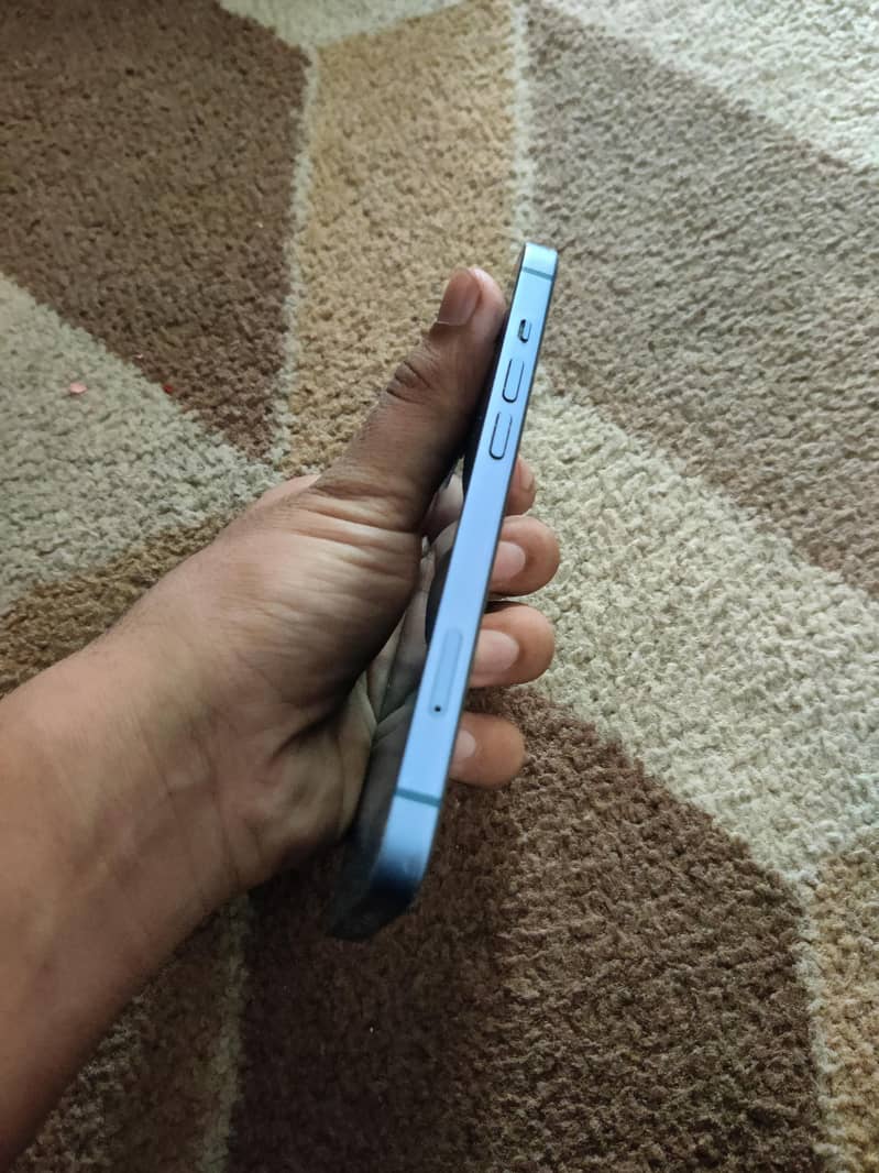 Apple iPhone 13 3