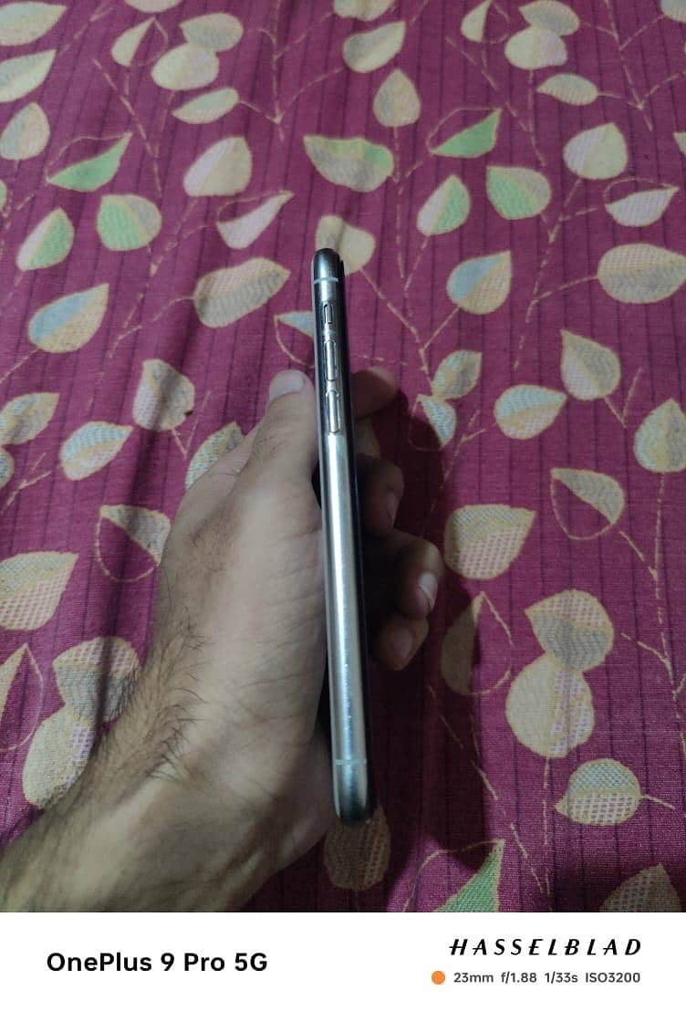 Apple iPhone 11 Pro 1