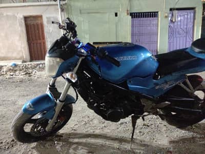Suzuki bandit 250cc inline 4-cylinder