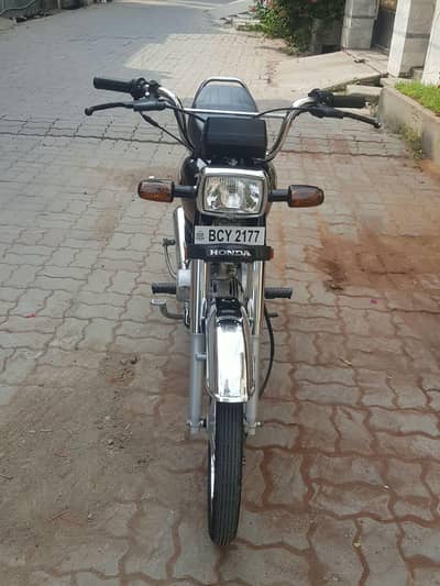 Urgent Sale hai 2025/2026 Model 4665 Kilo Meter Chale hai bas ghar