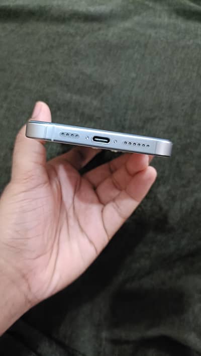 Apple iPhone 16 Pro Max