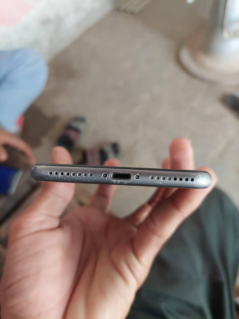 Apple iPhone 8 Plus 1