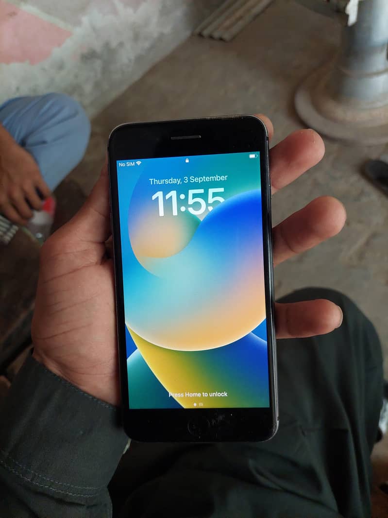 Apple iPhone 8 Plus 6
