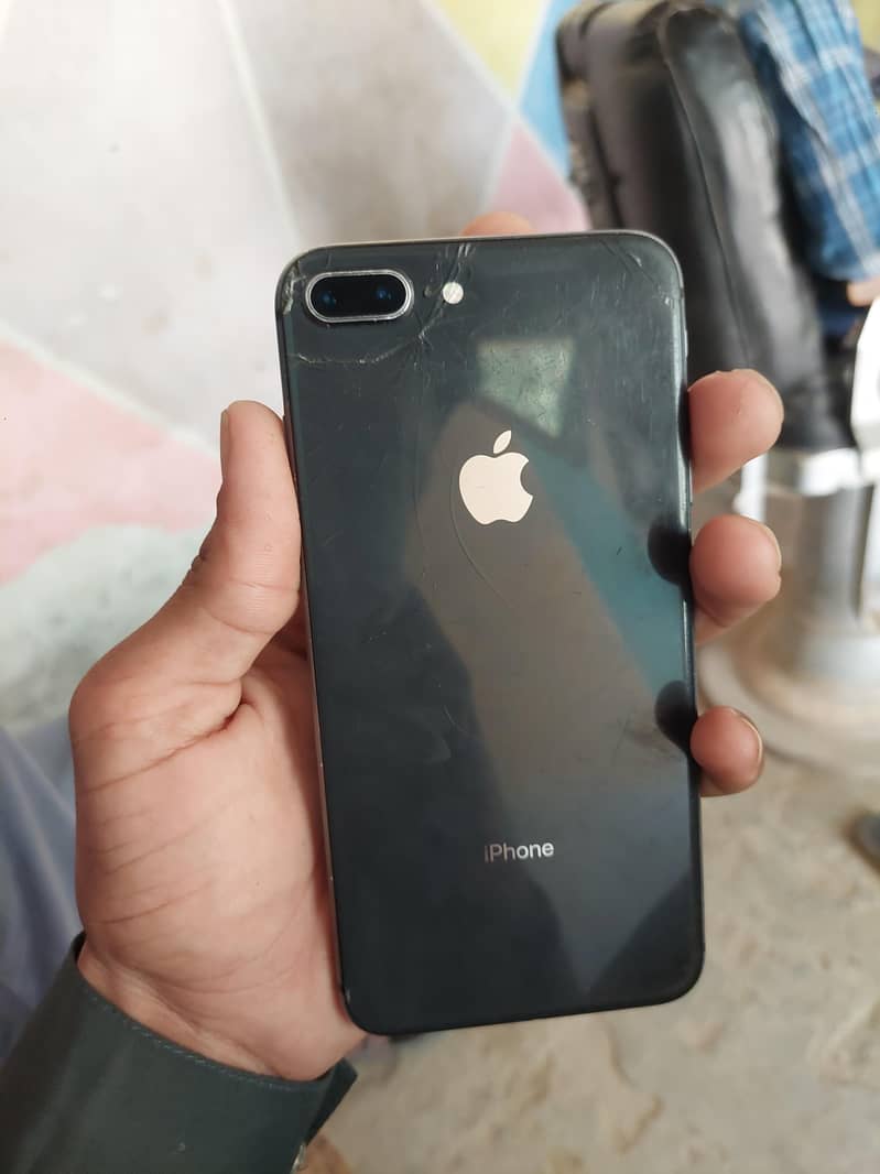 Apple iPhone 8 Plus 9