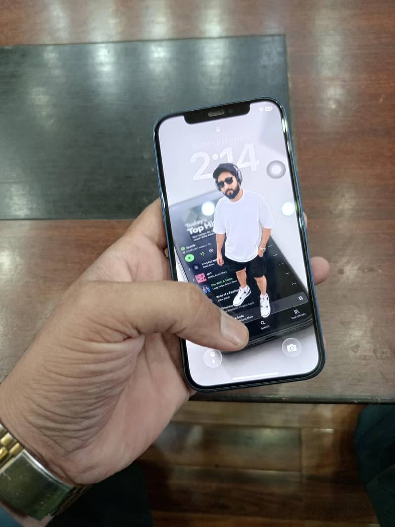 Apple iPhone 12 0