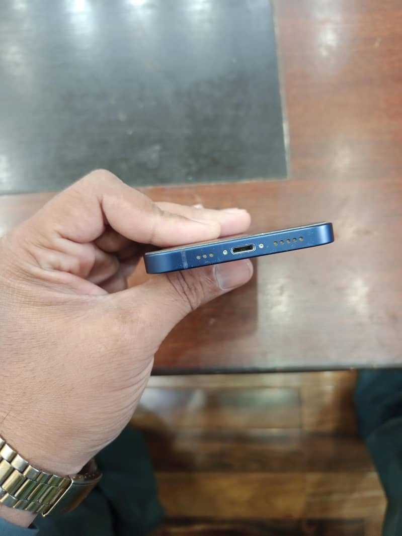 Apple iPhone 12 3