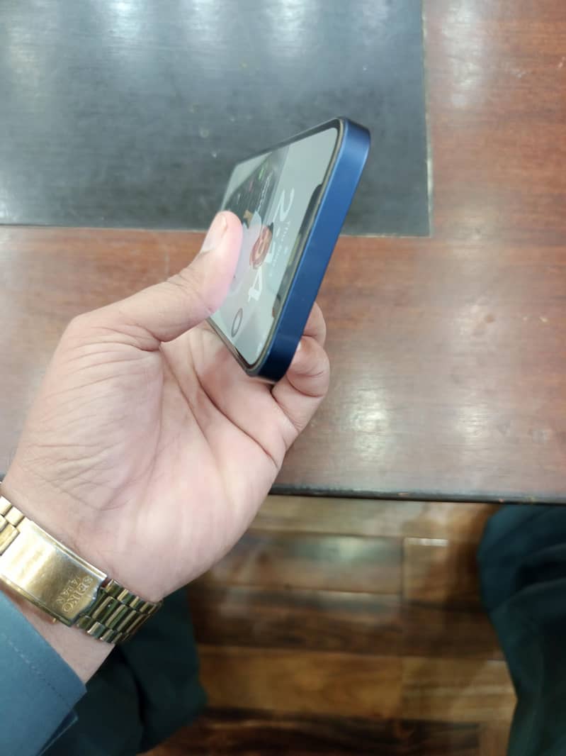 Apple iPhone 12 5