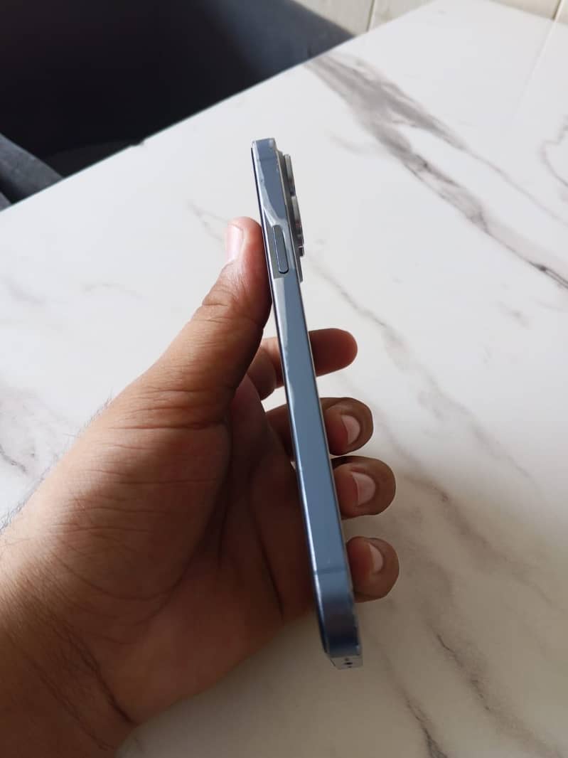 Apple iPhone 13 Pro Max 4