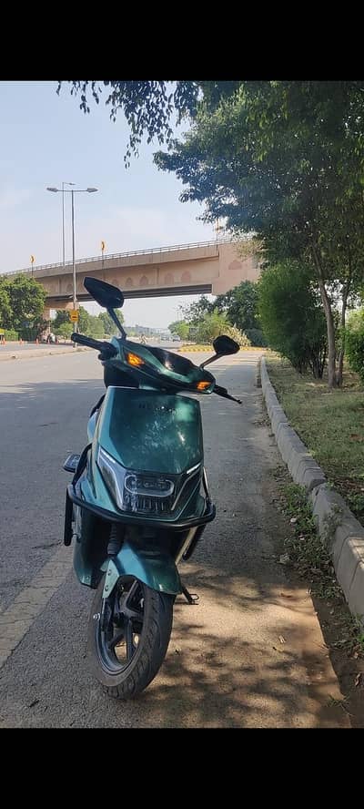 Revoo C32 super Clean and Brand New Scooty
