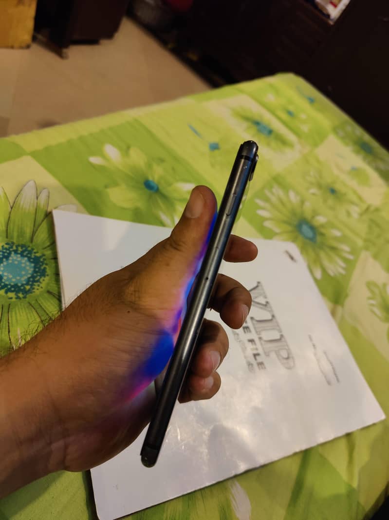 Apple iPhone 8 Plus 2
