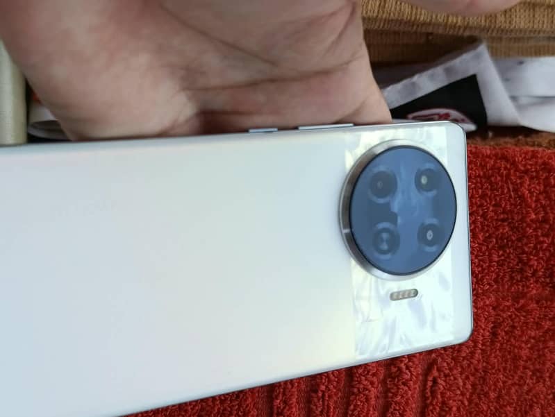 Tecno CAMON 20 Pro 0