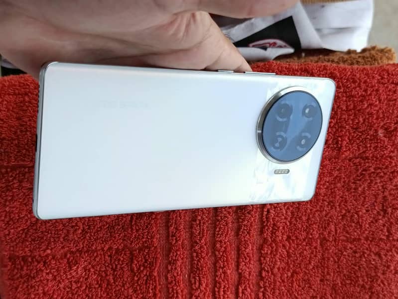Tecno CAMON 20 Pro 3