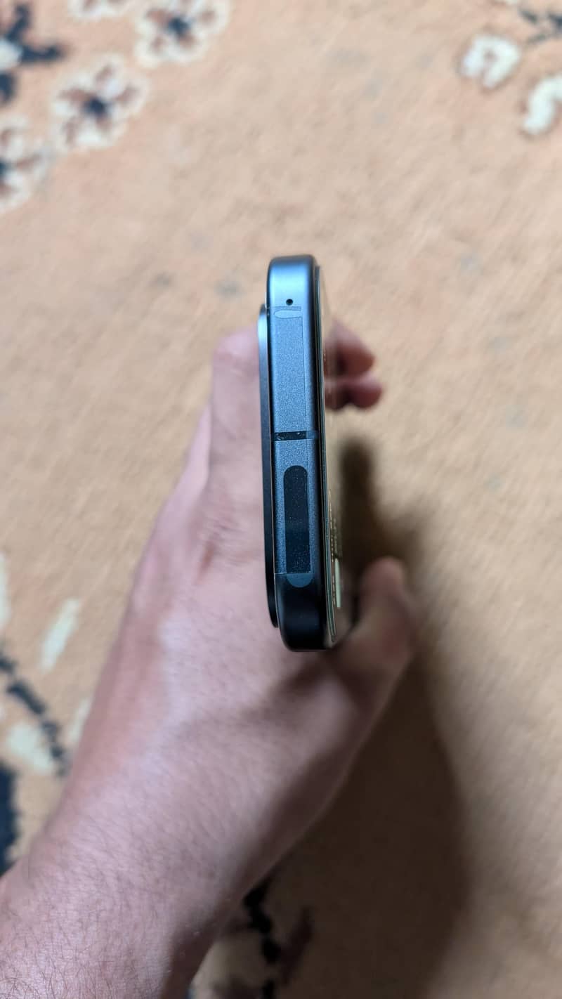 Google Pixel 9 4