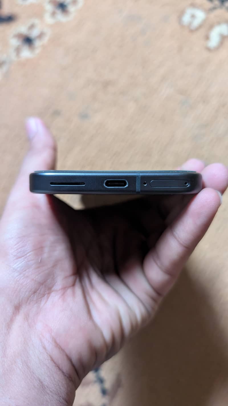 Google Pixel 9 5