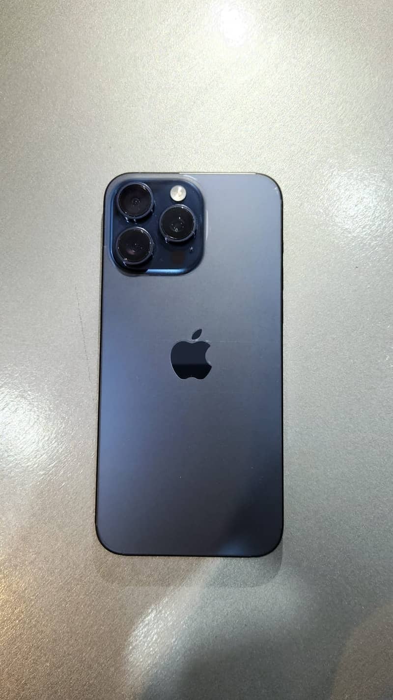Apple iPhone 15 Pro Max 0