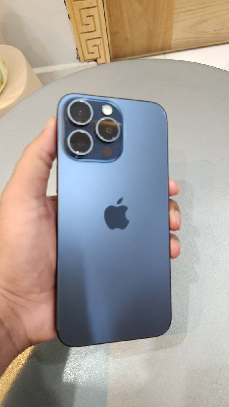 Apple iPhone 15 Pro Max 1