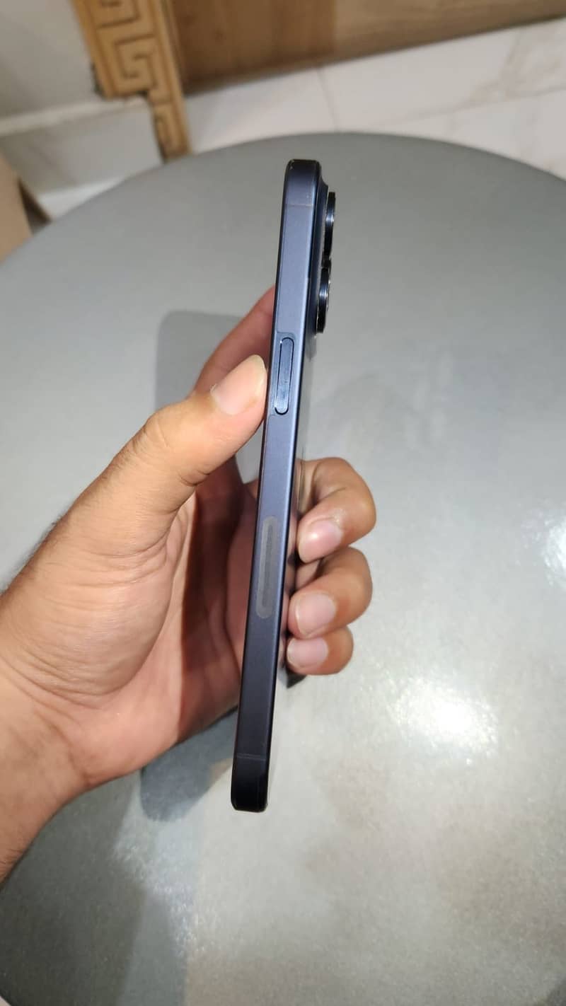 Apple iPhone 15 Pro Max 3