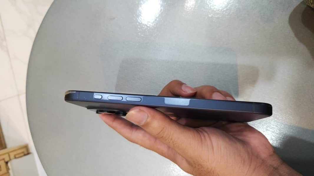 Apple iPhone 15 Pro Max 4