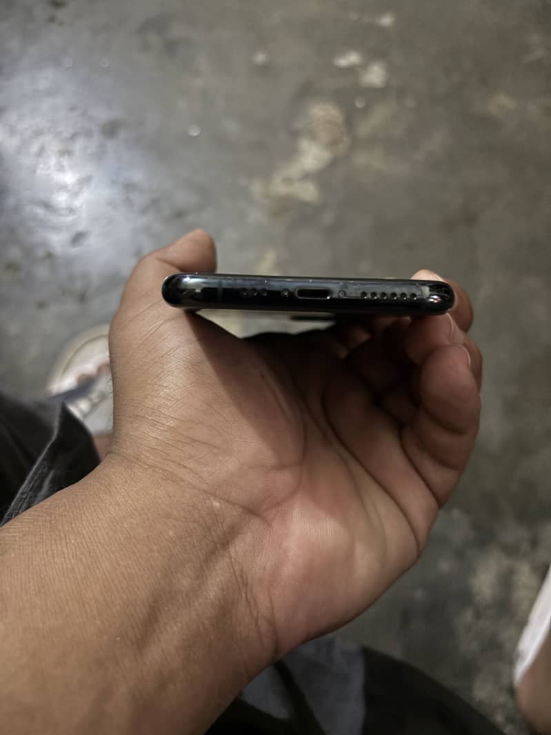 Apple iPhone 11 Pro 3
