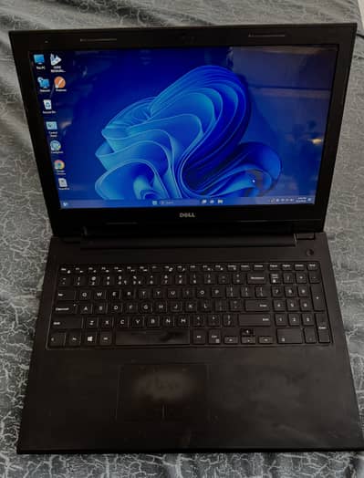 Dell i3 4th generation laptop 128 gb ssd