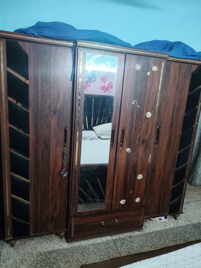 4-door wardrobe