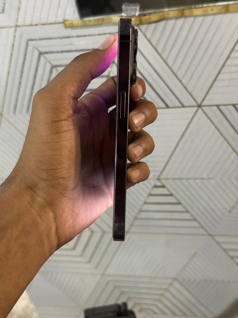 Apple iPhone 14 Pro 1